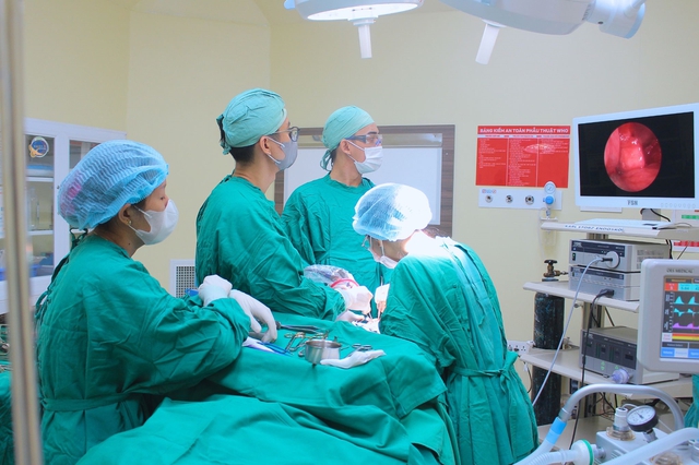 Uống nước chảy ra mũi do thủng xoang hàm sau nhổ răng khôn- Ảnh 1. Uống nước chảy ra mũi do thủng xoang hàm sau nhổ răng khôn- Ảnh 1.