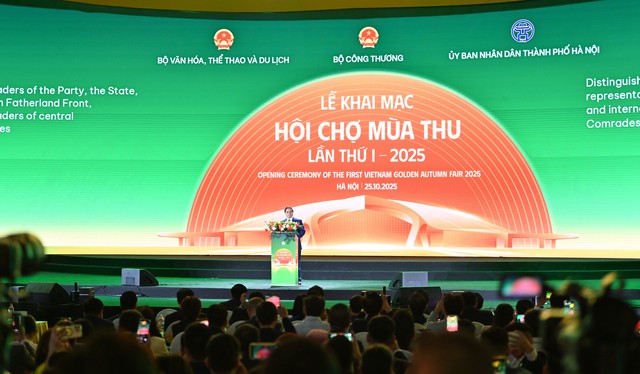 Thủ tướng: Hội chợ Mùa Thu là minh chứng sinh động cho tư duy hội nhập, khát vọng bứt phá- Ảnh 2. Thủ tướng: Hội chợ Mùa Thu là minh chứng sinh động cho tư duy hội nhập, khát vọng bứt phá- Ảnh 2.