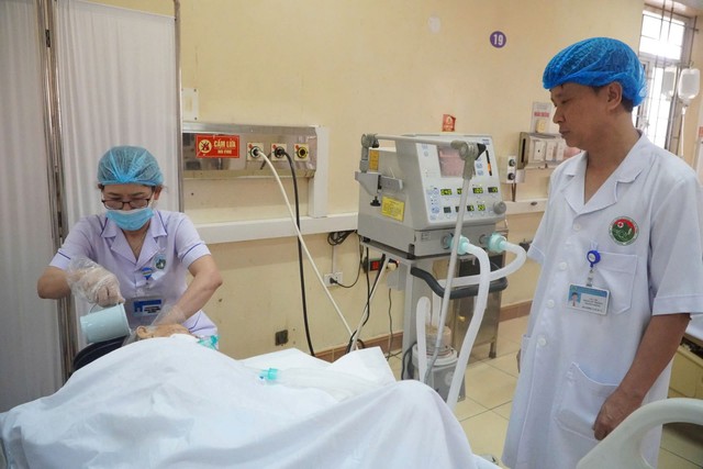 Ngọn lửa yêu nghề trong trái tim người điều dưỡng- Ảnh 1. Ngọn lửa yêu nghề trong trái tim người điều dưỡng- Ảnh 1.