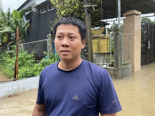 Nhiều hộ nuôi cá lồng ven sông Bồ có nguy cơ trắng tay sau mưa lũ- Ảnh 3. Nhiều hộ nuôi cá lồng ven sông Bồ có nguy cơ trắng tay sau mưa lũ- Ảnh 3.