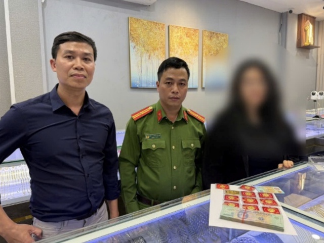Tin lời công an 'dởm', nữ sinh viên mang vàng đi bán- Ảnh 1. Tin lời công an 'dởm', nữ sinh viên mang vàng đi bán- Ảnh 1.