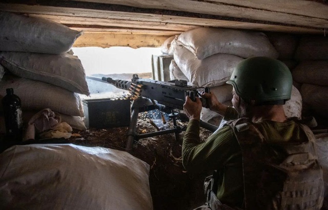 Chiến thuật 'bóng ma' của Nga khiến phòng tuyến Ukraine hỗn loạn - Ảnh 1. Chiến thuật 'bóng ma' của Nga khiến phòng tuyến Ukraine hỗn loạn - Ảnh 1.