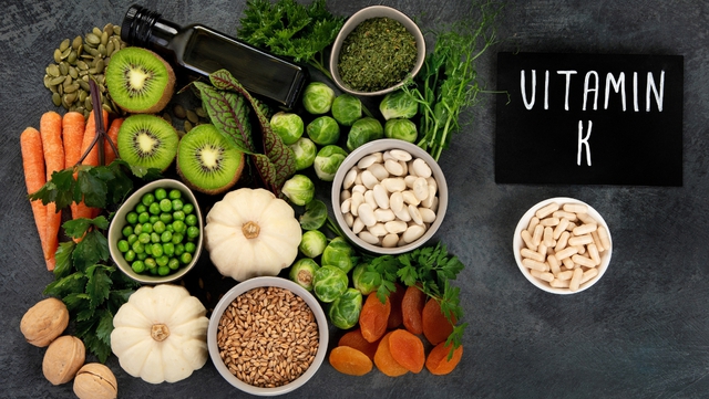 Hỏi đáp về Vitamin K: Lợi ích mới cho xương và tim mạch- Ảnh 2. Hỏi đáp về Vitamin K: Lợi ích mới cho xương và tim mạch- Ảnh 2.