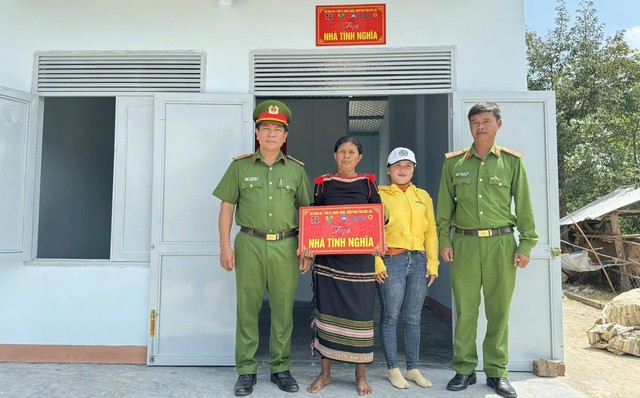 Đắk Lắk hoàn thành xóa gần 9.000 nhà tạm, nhà dột nát cho hộ nghèo- Ảnh 1. Đắk Lắk hoàn thành xóa gần 9.000 nhà tạm, nhà dột nát cho hộ nghèo- Ảnh 1.