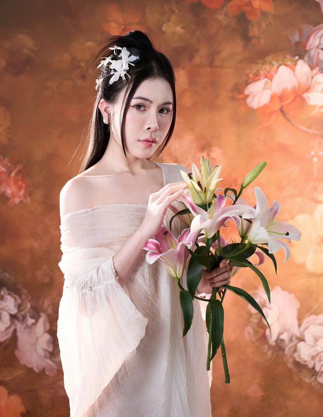 Từ sinh viên ngành chăm sóc sắc đẹp đến cô gái được yêu mến trên mạng: Thúy Ca là ai?- Ảnh 1. Từ sinh viên ngành chăm sóc sắc đẹp đến cô gái được yêu mến trên mạng: Thúy Ca là ai?- Ảnh 1.