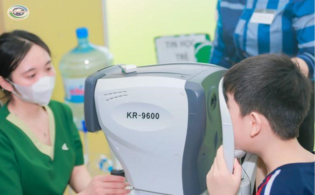 Bước tiến mới trong kiểm soát cận thị học đường tại Việt Nam- Ảnh 3.