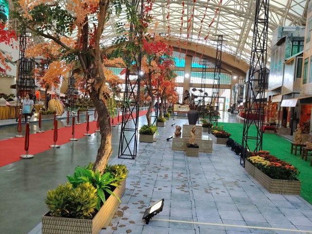 Hơi thở văn hóa trong lòng hội chợ: 'Tinh hoa Thu Hà Nội' – Bản hòa ca giữa truyền thống và đổi mới- Ảnh 4. Hơi thở văn hóa trong lòng hội chợ: 'Tinh hoa Thu Hà Nội' – Bản hòa ca giữa truyền thống và đổi mới- Ảnh 4.