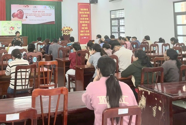 Nâng cao kỹ năng vận động hiến máu tình nguyện cho người dân Khánh Hòa- Ảnh 1. Nâng cao kỹ năng vận động hiến máu tình nguyện cho người dân Khánh Hòa- Ảnh 1.