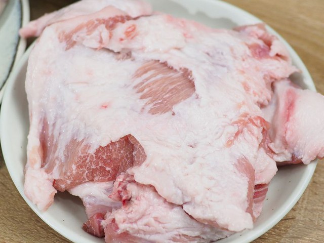 Có nên ăn thịt lợn nọng thay thế thịt lợn nạc không?- Ảnh 1. Có nên ăn thịt lợn nọng thay thế thịt lợn nạc không?- Ảnh 1.