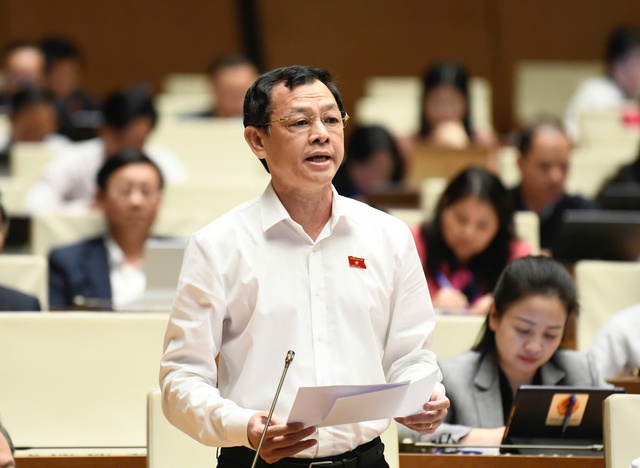 Thứ trưởng Nguyễn Tri Thức đề nghị BHYT chi trả việc đặt chân giả, tay giả cho những người kém may mắn- Ảnh 2. Thứ trưởng Nguyễn Tri Thức đề nghị BHYT chi trả việc đặt chân giả, tay giả cho những người kém may mắn- Ảnh 2.