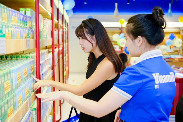 Hiệu quả chuyển đổi số, gia tăng độ phủ hệ thống cửa hàng giúp Vinamilk tăng tốc doanh thu trong quý 3- Ảnh 1.