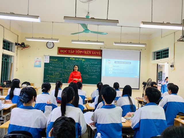 Gần 10.000 giáo viên Hà Nội kiến nghị về chính sách thu nhập tăng thêm- Ảnh 1. Gần 10.000 giáo viên Hà Nội kiến nghị về chính sách thu nhập tăng thêm- Ảnh 1.