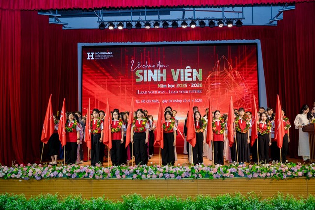 Bùng nổ lễ chào đón năm học mới 2025–2026 tại HIU- Ảnh 4.