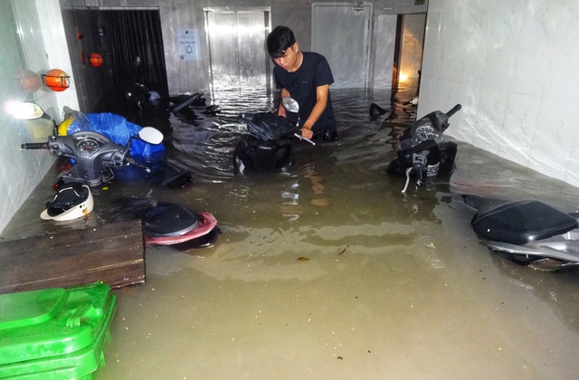 Hà Nội đang có những điểm ngập sâu nào phương tiện không thể lưu thông?- Ảnh 3.