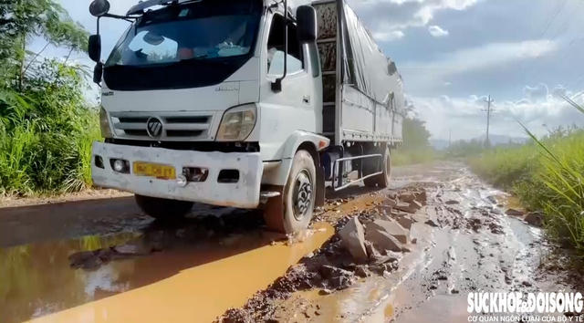 Đường liên xã ở Lâm Đồng như 'ruộng cày'- Ảnh 5.