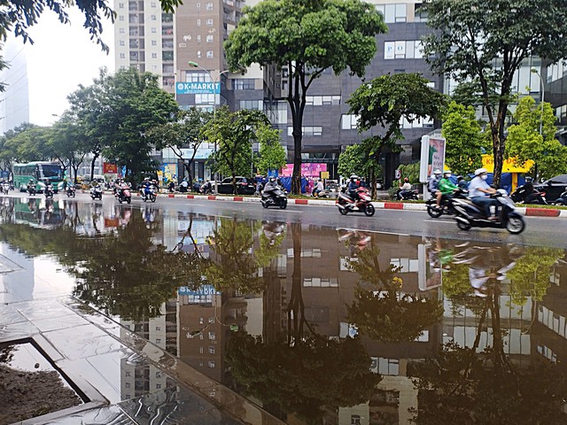 Cận cảnh những điểm còn ngập sâu ở Hà Nội sáng 8/10- Ảnh 11.