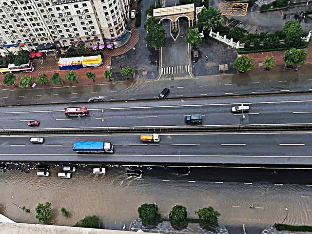 Cận cảnh những điểm còn ngập sâu ở Hà Nội sáng 8/10- Ảnh 6.
