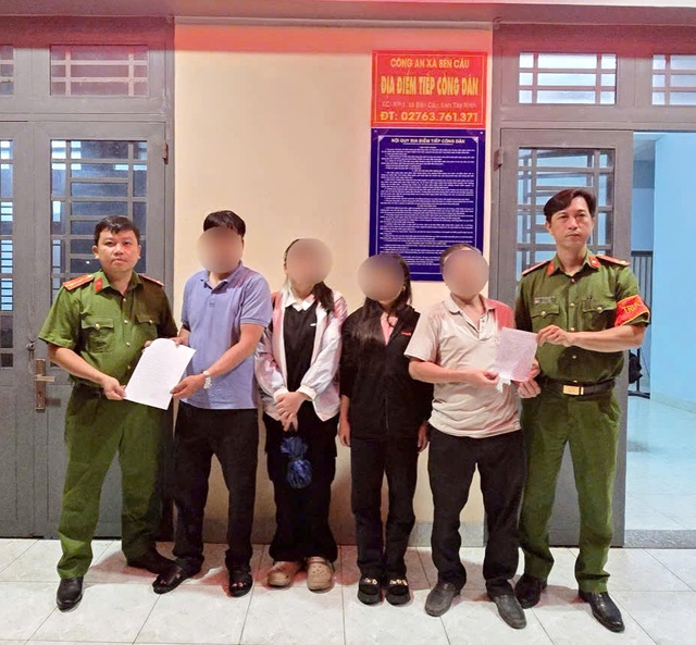 Không có tiền 'chứng minh vô tội', 2 nữ sinh bị lừa sang Campuchia làm việc- Ảnh 1. Không có tiền 'chứng minh vô tội', 2 nữ sinh bị lừa sang Campuchia làm việc- Ảnh 1.