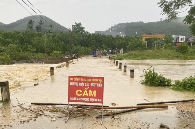 Vì sao lũ trên sông Cầu, sông Thương rút chậm, ngập lụt kéo dài?- Ảnh 2. Vì sao lũ trên sông Cầu, sông Thương rút chậm, ngập lụt kéo dài?- Ảnh 2.