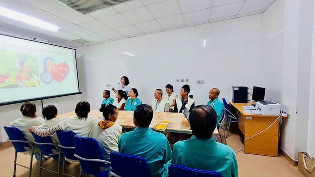 Tiếp thêm ‘sức mạnh’ cho bệnh nhân từ các buổi tư vấn bệnh miễn phí- Ảnh 1.