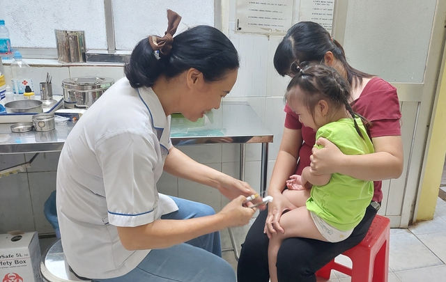 Thứ trưởng Thường trực Bộ Y tế Vũ Mạnh Hà thăm, tặng thiết bị y tế cho tuyến cơ sở tại Đồng Nai- Ảnh 1. Thứ trưởng Thường trực Bộ Y tế Vũ Mạnh Hà thăm, tặng thiết bị y tế cho tuyến cơ sở tại Đồng Nai- Ảnh 1.