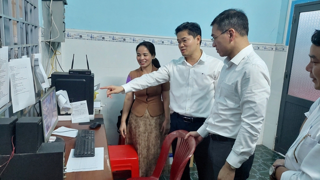 Thứ trưởng Thường trực Bộ Y tế Vũ Mạnh Hà thăm, tặng thiết bị y tế cho tuyến cơ sở tại Đồng Nai- Ảnh 4. Thứ trưởng Thường trực Bộ Y tế Vũ Mạnh Hà thăm, tặng thiết bị y tế cho tuyến cơ sở tại Đồng Nai- Ảnh 4.