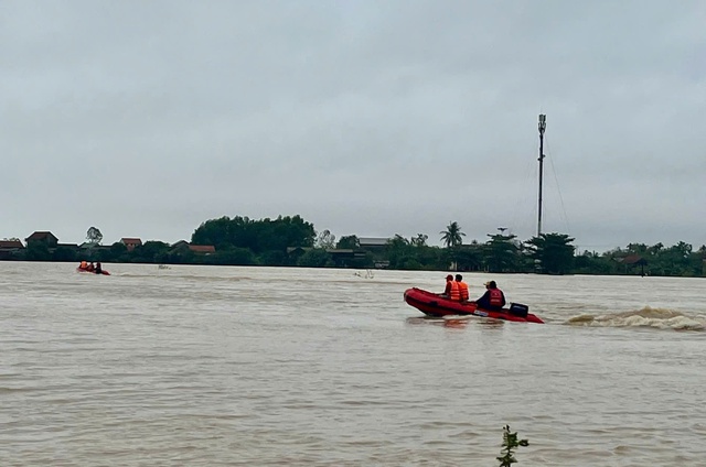 Tìm thấy thi thể người đàn ông ở Huế bị nước cuốn khi đi lùa vịt- Ảnh 1. Tìm thấy thi thể người đàn ông ở Huế bị nước cuốn khi đi lùa vịt- Ảnh 1.