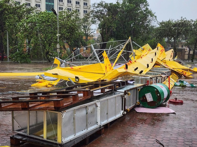 Bão số 13 sẽ rất mạnh, đi vào đất liền nước ta những ngày tới- Ảnh 2. Bão số 13 sẽ rất mạnh, đi vào đất liền nước ta những ngày tới- Ảnh 2.