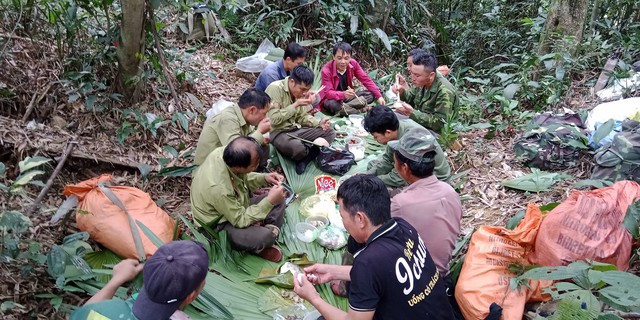 Dấu chân 'thép' của những chiến sĩ bảo vệ rừng Pù Mát giữa đại ngàn- Ảnh 10.