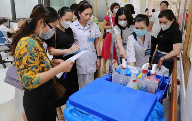 Quản lý chất thải y tế: Từ phân loại tại nguồn đến tái chế an toàn- Ảnh 1.