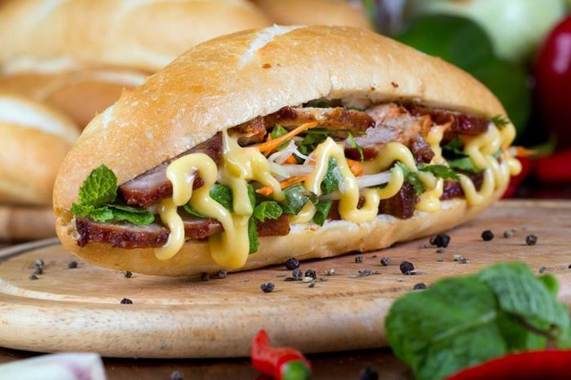 Vì sao bánh mì dễ nhiễm vi khuẩn Salmonella, cách phòng ngừa ngộ độc?- Ảnh 1.