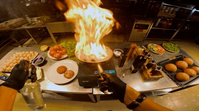 Khi mỗi ánh lửa gian bếp trở thành bệ phóng cho ước mơ của người đầu bếp- Ảnh 1. Khi mỗi ánh lửa gian bếp trở thành bệ phóng cho ước mơ của người đầu bếp- Ảnh 1.