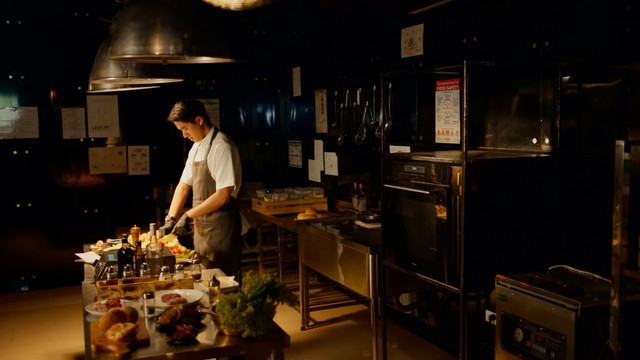 Khi mỗi ánh lửa gian bếp trở thành bệ phóng cho ước mơ của người đầu bếp- Ảnh 2. Khi mỗi ánh lửa gian bếp trở thành bệ phóng cho ước mơ của người đầu bếp- Ảnh 2.