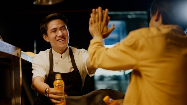 Khi mỗi ánh lửa gian bếp trở thành bệ phóng cho ước mơ của người đầu bếp- Ảnh 3. Khi mỗi ánh lửa gian bếp trở thành bệ phóng cho ước mơ của người đầu bếp- Ảnh 3.