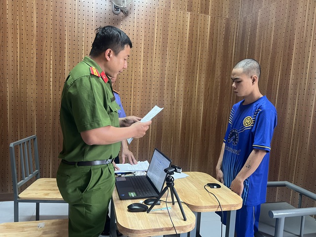 Đâm dao vào đùi tài xế Grab để cướp tài sản- Ảnh 1.