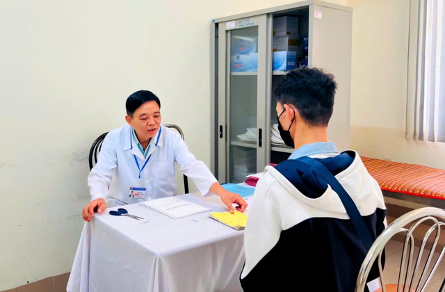 Chỉ còn ít ngày để gửi bài tôn vinh những người làm nên 'phép màu' trong cuộc chiến chống HIV/AIDS- Ảnh 3. Chỉ còn ít ngày để gửi bài tôn vinh những người làm nên 'phép màu' trong cuộc chiến chống HIV/AIDS- Ảnh 3.