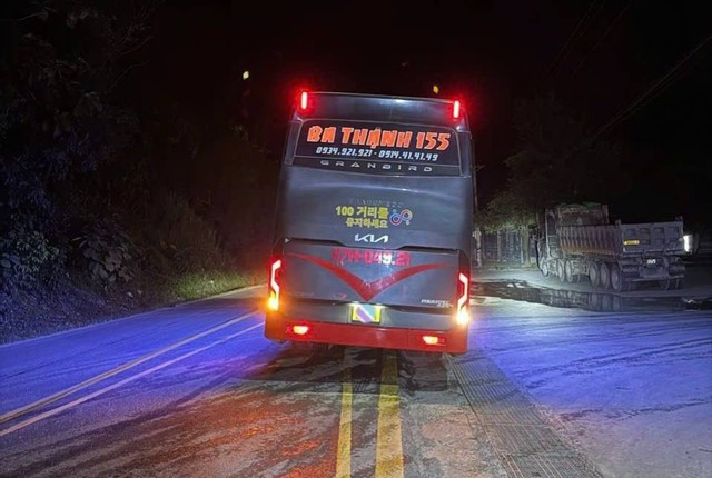 Chỉ có bằng 29 chỗ nhưng tài xế vẫn ‘vô tư’ lái xe khách 36 chỗ trên quốc lộ- Ảnh 1.