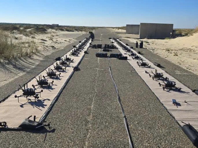 Ukraine sắp triển khai 'bãi mìn bay' để ngăn làn sóng UAV từ Nga- Ảnh 2.