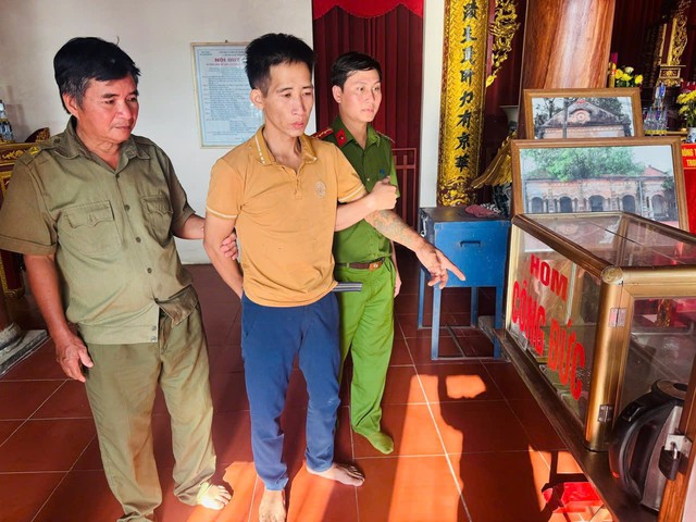 Thiếu tiền tiêu xài, đột nhập vào đình trộm tiền công đức- Ảnh 1.