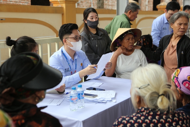 Thứ trưởng Bộ Y tế tham dự chương trình khám bệnh và tặng quà tại Nghệ An- Ảnh 21. Thứ trưởng Bộ Y tế tham dự chương trình khám bệnh và tặng quà tại Nghệ An- Ảnh 21.