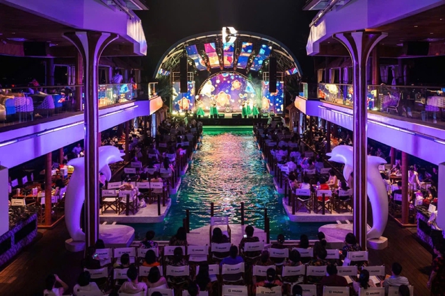 Legacy Voyages vừa vận hành siêu du thuyền Dolphin Halong- Ảnh 2. Legacy Voyages vừa vận hành siêu du thuyền Dolphin Halong- Ảnh 2.