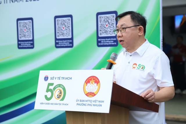 Gần 2.000 người đồng diễn dưỡng sinh vì sức khỏe cộng đồng- Ảnh 2. Gần 2.000 người đồng diễn dưỡng sinh vì sức khỏe cộng đồng- Ảnh 2.