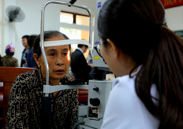 Thứ trưởng Bộ Y tế tham dự chương trình khám bệnh và tặng quà tại Nghệ An- Ảnh 11. Thứ trưởng Bộ Y tế tham dự chương trình khám bệnh và tặng quà tại Nghệ An- Ảnh 11.