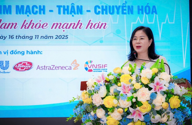 Thứ trưởng Bộ Y tế tham dự chương trình khám bệnh và tặng quà tại Nghệ An- Ảnh 3. Thứ trưởng Bộ Y tế tham dự chương trình khám bệnh và tặng quà tại Nghệ An- Ảnh 3.