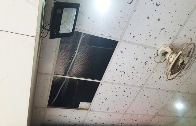 Người dân Đà Nẵng lại tất tả chạy lũ lần 5- Ảnh 3. Người dân Đà Nẵng lại tất tả chạy lũ lần 5- Ảnh 3.