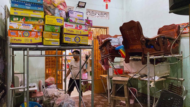 Người dân Đà Nẵng lại tất tả chạy lũ lần 5- Ảnh 5. Người dân Đà Nẵng lại tất tả chạy lũ lần 5- Ảnh 5.