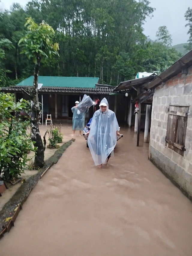 Nhiều khu vực tại Quảng Trị bị ngập lụt, sạt lở- Ảnh 2. Nhiều khu vực tại Quảng Trị bị ngập lụt, sạt lở- Ảnh 2.