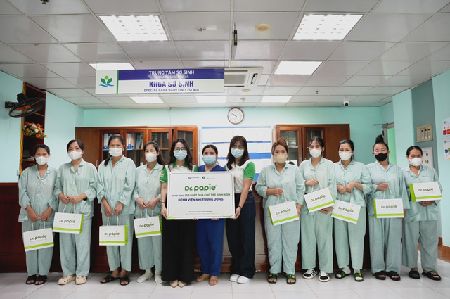 Những món quà nhỏ giữa nơi sự sống mong manh: Dr.Papie đồng hành cùng trẻ sinh non tại Bệnh viện Nhi Trung ương- Ảnh 1.