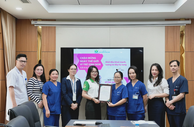 Những món quà nhỏ giữa nơi sự sống mong manh: Dr.Papie đồng hành cùng trẻ sinh non tại Bệnh viện Nhi Trung ương- Ảnh 2.