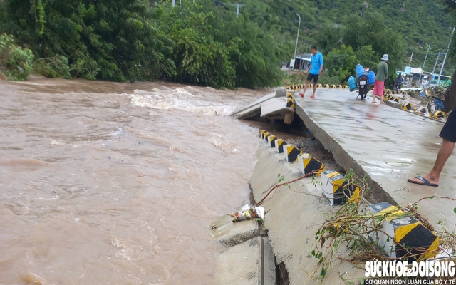 Mưa lũ ở Khánh Hoà gây thiệt hại hơn 370 tỷ đồng, nhiều công trình hư hỏng nặng- Ảnh 1.